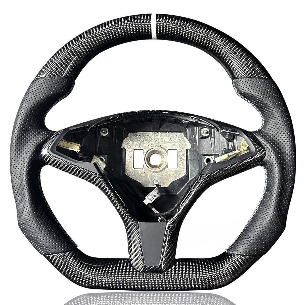 Carbon Lenkrad basierend auf den Tesla Model S/X
