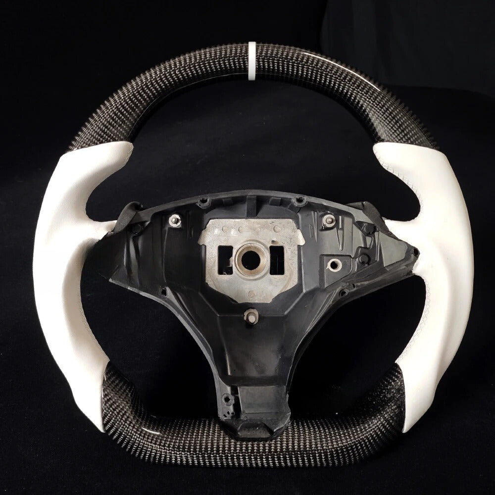 Carbon Lenkrad basierend auf den Tesla Model S/X