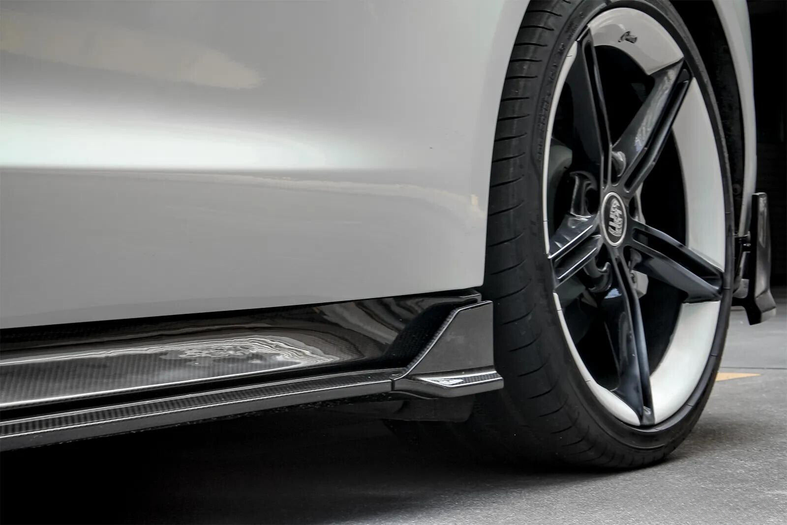 Carbon Bodykit für den Porsche Taycan