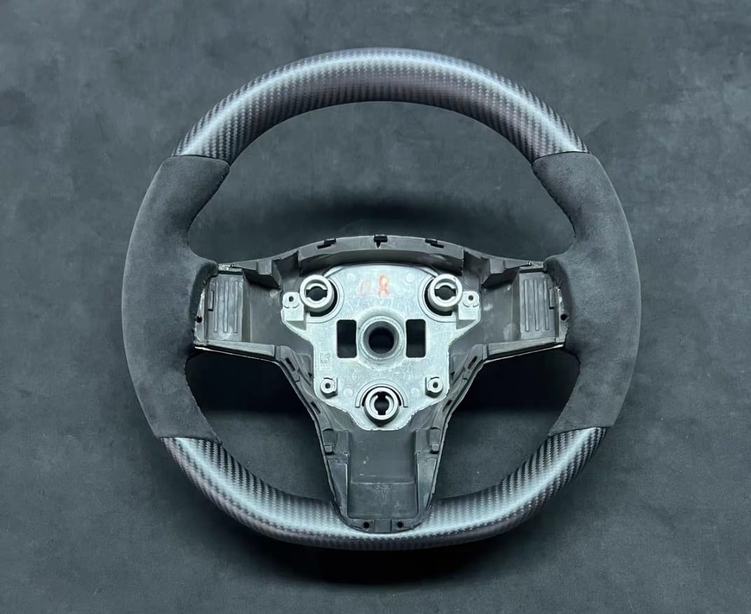 Carbon Lenkrad basierend auf den Tesla Model S/X