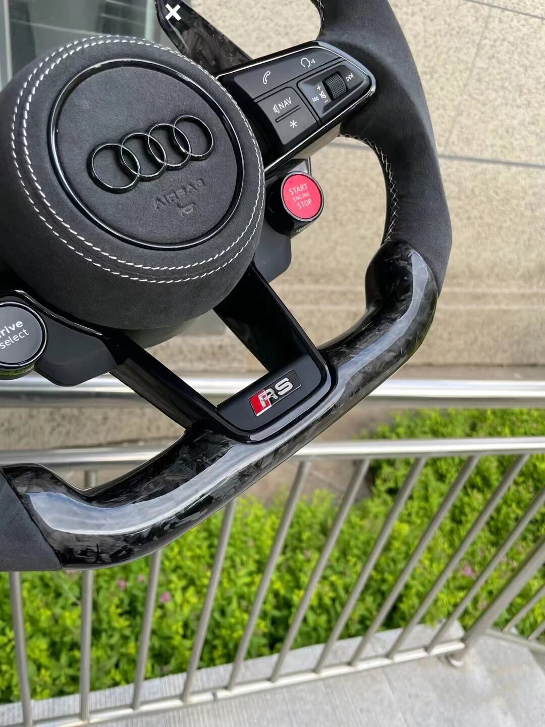 Konfigurator: Carbon Racing Lenkrad für Audi R8 und TTRS