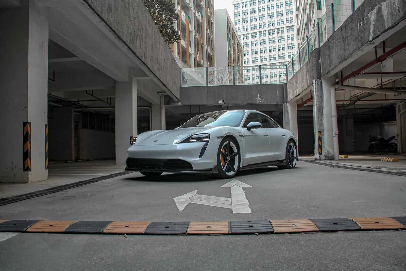 Carbon Bodykit für den Porsche Taycan