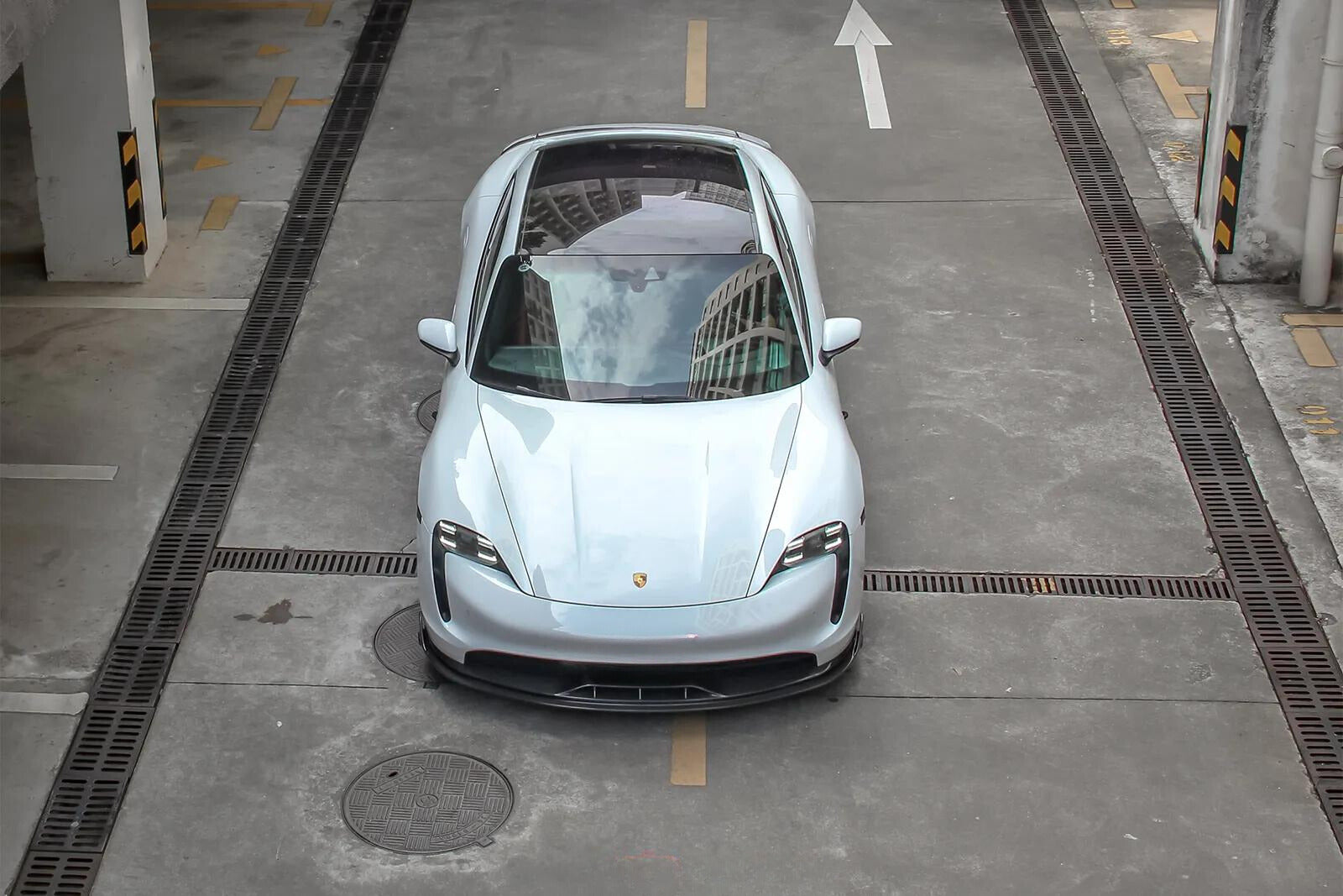 Carbon Bodykit für den Porsche Taycan