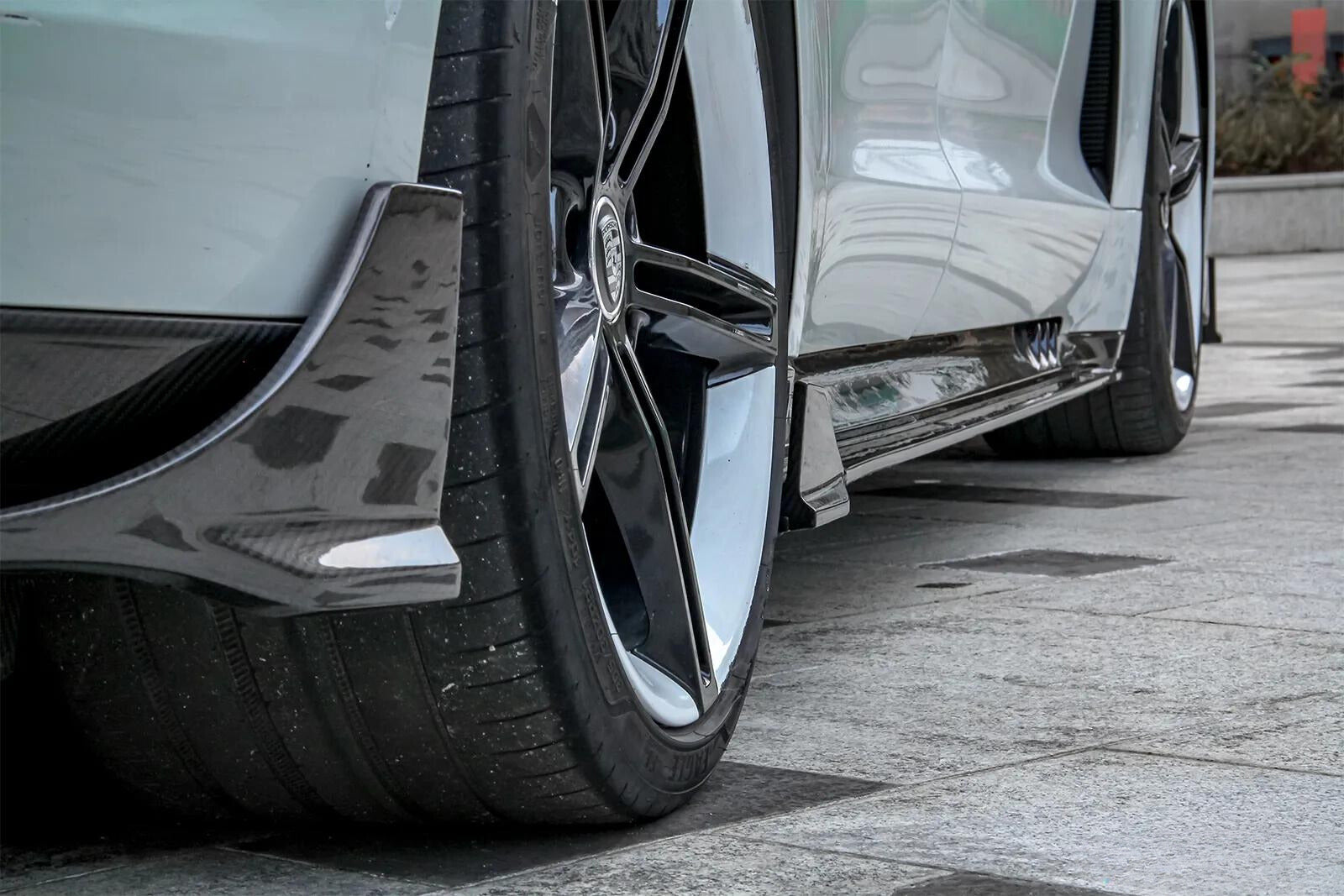 Carbon Bodykit für den Porsche Taycan