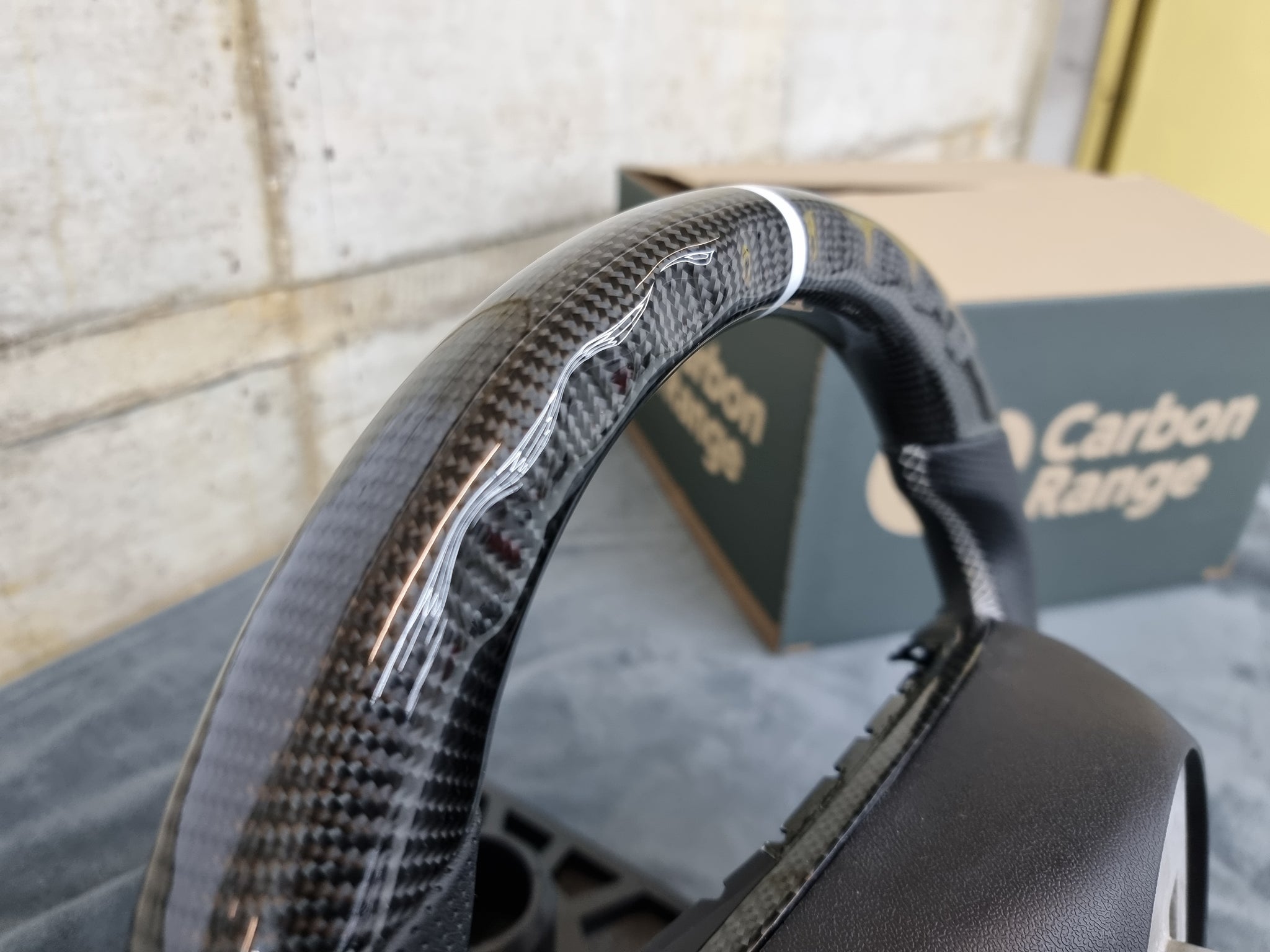 Carbon Lenkrad basierend auf den Tesla Model S/X