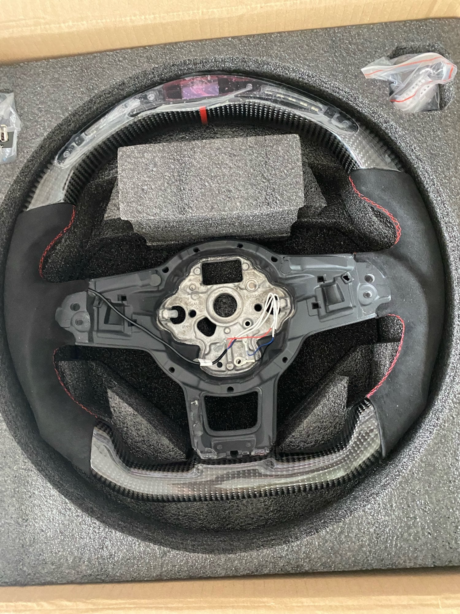 Konfigurator: Carbon Lenkrad für VW 7